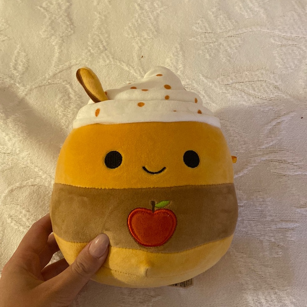 Fall Squishmellow🤍